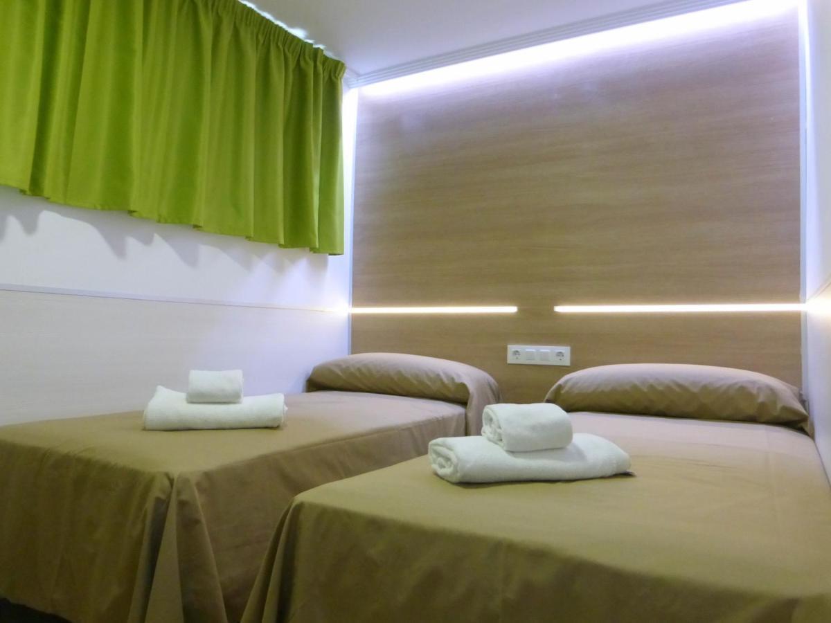 Rentalmar Navarra Family Suites Салоу Номер фото