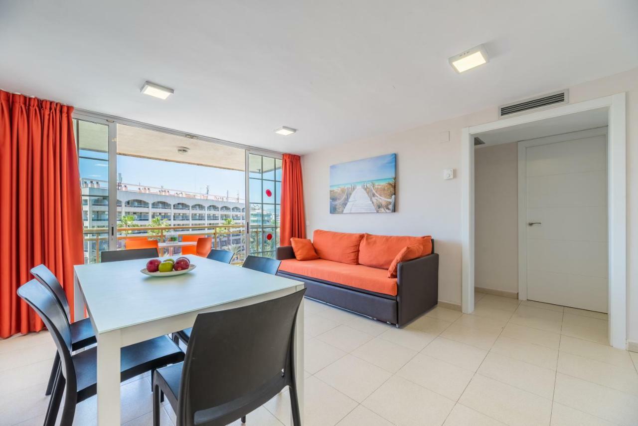 Rentalmar Navarra Family Suites Салоу Екстер'єр фото