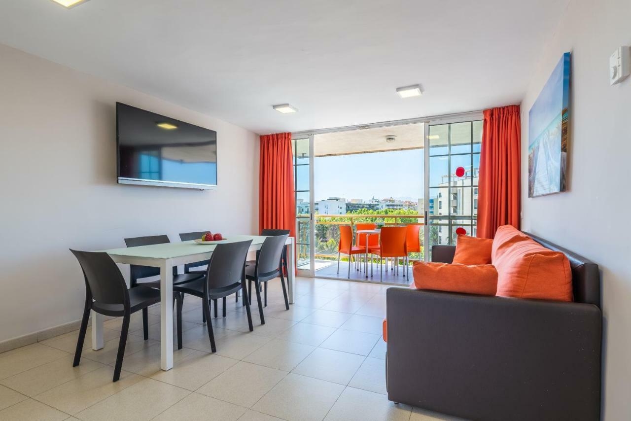 Rentalmar Navarra Family Suites Салоу Екстер'єр фото